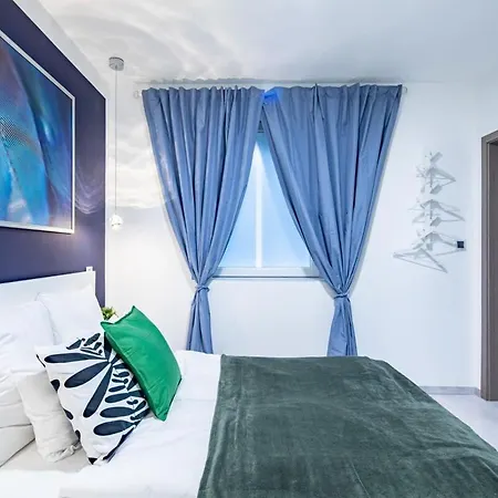 Central - New - Quiet Sleep Apartment *