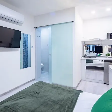 Central - New - Quiet Sleep Apartment
