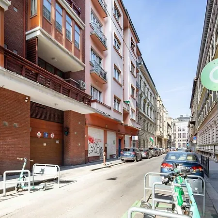 - New - Quiet Sleep Budapest