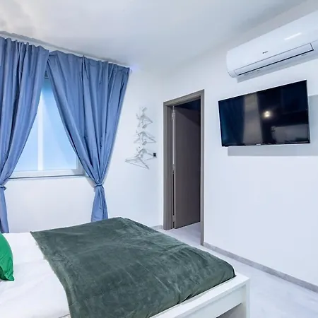 - New - Quiet Sleep * Budapest